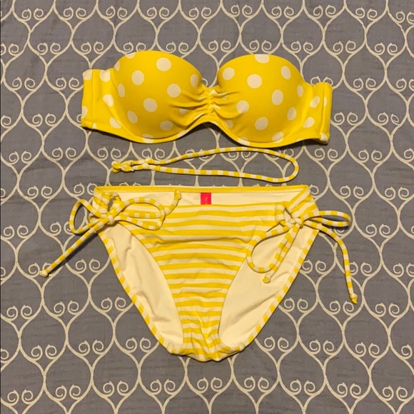 Yellow polka dot bikini 👙 - Picture 1 of 3